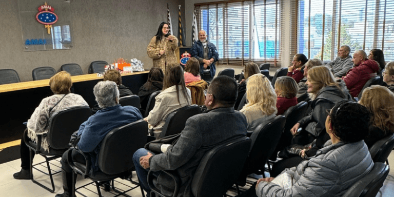 Associados participam do Curso Conecta Sênior na AMAI